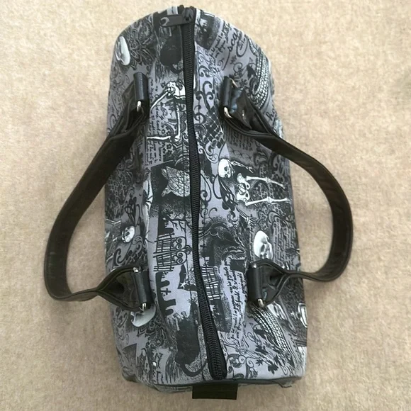 Y2K RARE SKULL 💀 POTION SATCHEL IN GREAT CONDITION - Picture 5 of 7